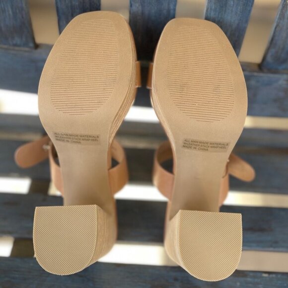 New Dolce Vita Platform Sandal Women's 10 US Beige PU Leather Block Heel Slip-On - Picture 13 of 13